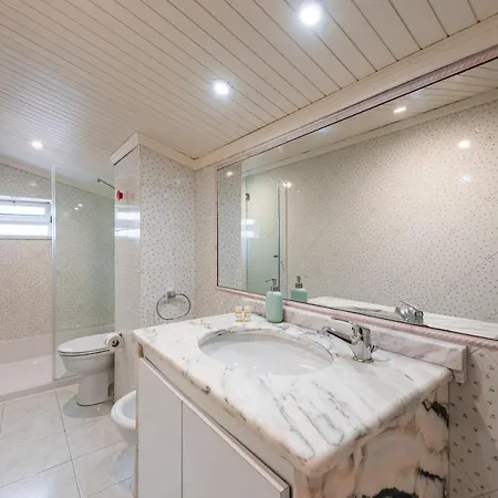 Guestready - Stroke Of Genius Duplex Apartment *